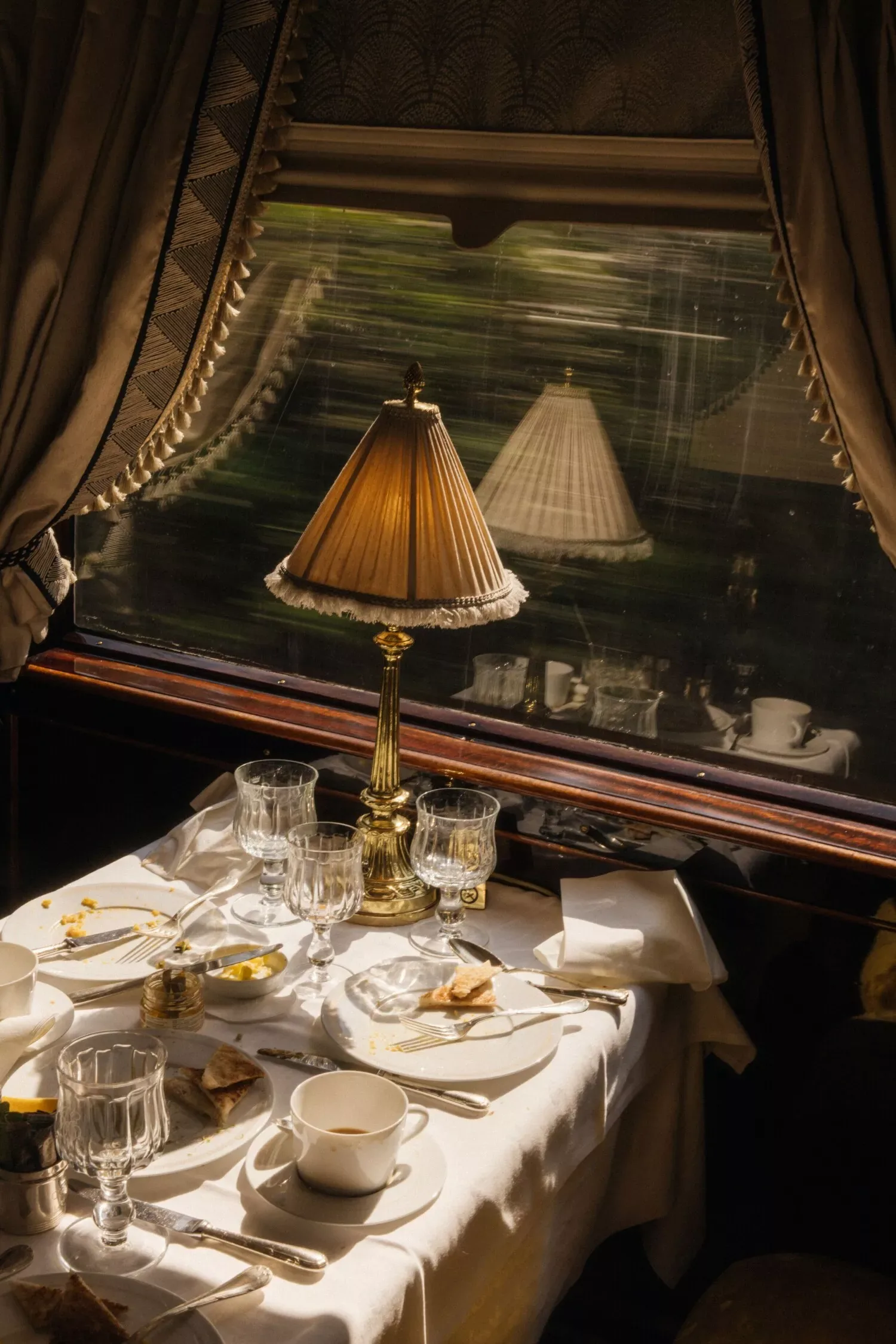 Hero motif for Belmond luxury train travel with a focus on route, access and travel quality