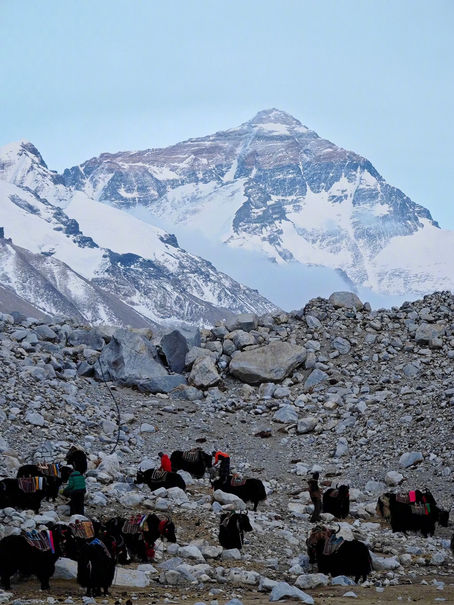 Motif de saison et d'itinéraire pour le camp de base de l'Everest en hélicoptère avec un accent sur l'itinéraire, l'accès et la qualité du voyage Motif de saison et d'itinéraire pour le camp de base de l'Everest en hélicoptère avec un accent sur l'itinéraire, l'accès et la qualité du voyage