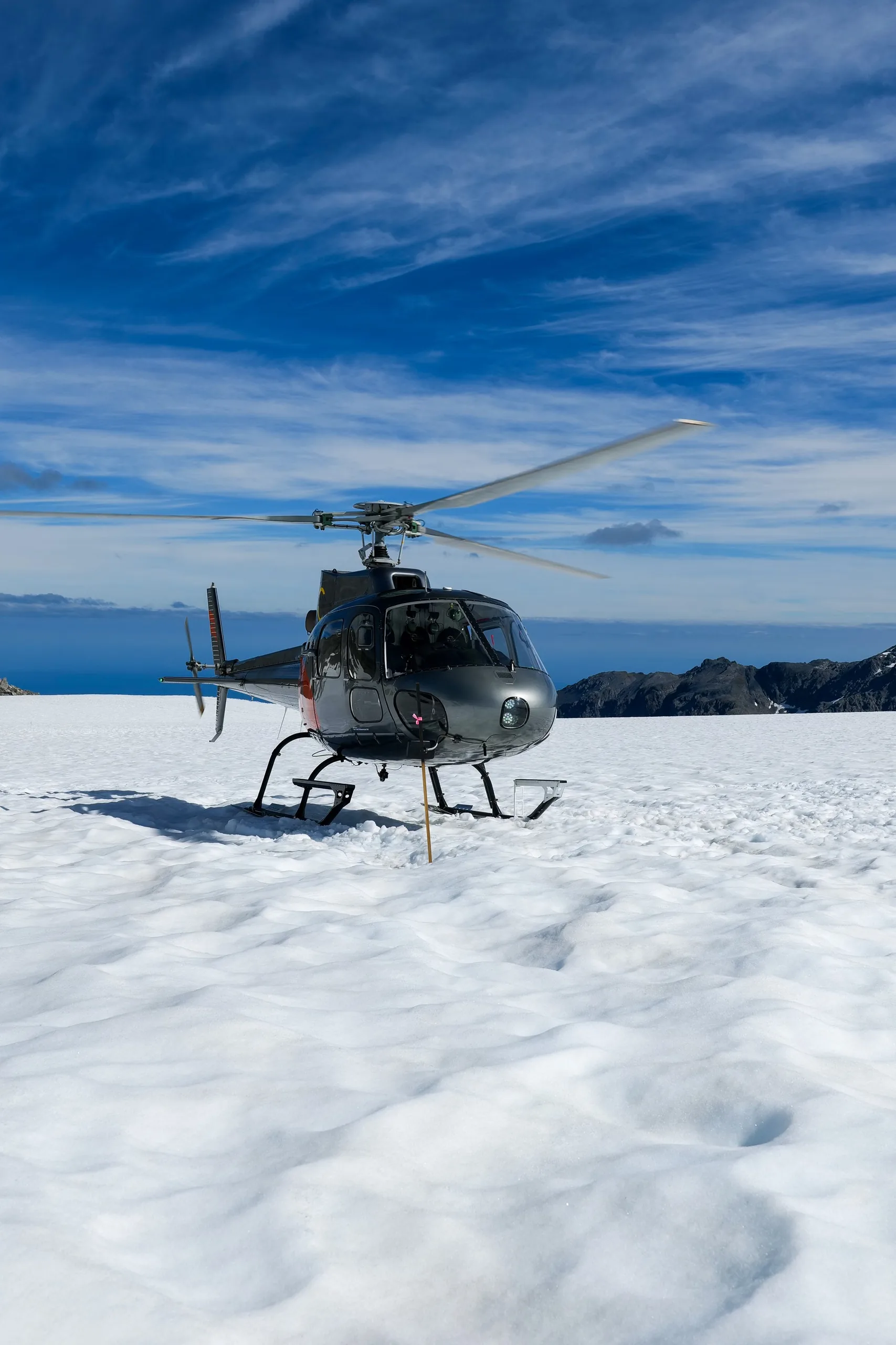 Season and route motif for heli-skiing in Iceland with a focus on route, access and travel quality Season and route motif for heli-skiing in Iceland with a focus on route, access and travel quality