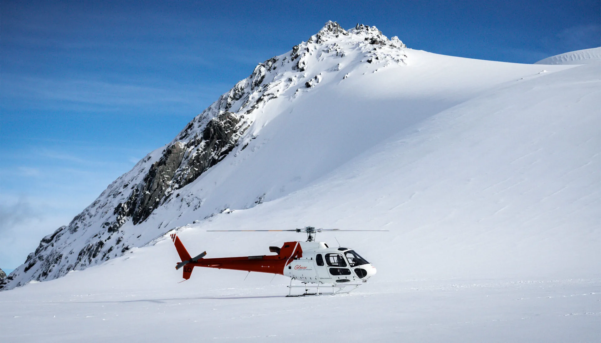 Season and route motif for helicopter experiences over New Zealand with a focus on route, access and travel quality