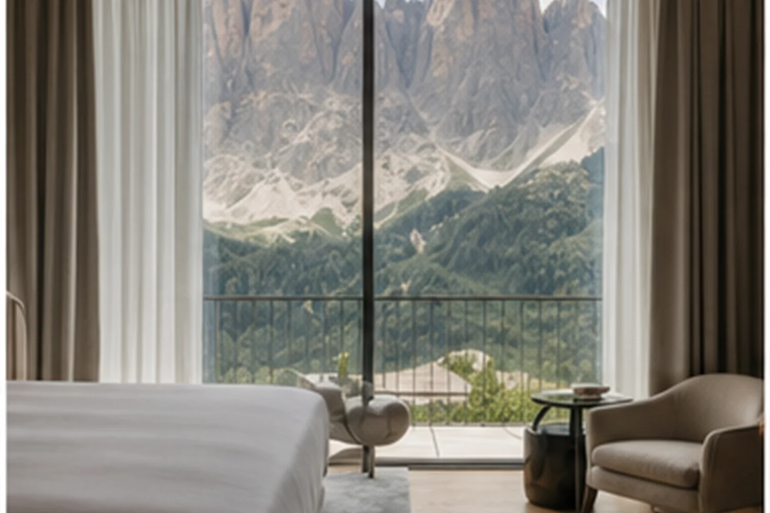 Experience the Dolomites in luxury: design hotels and gourmet cuisine - travel magazine Impression 1 Experience the Dolomites in luxury: design hotels and gourmet cuisine - travel magazine Impression 1