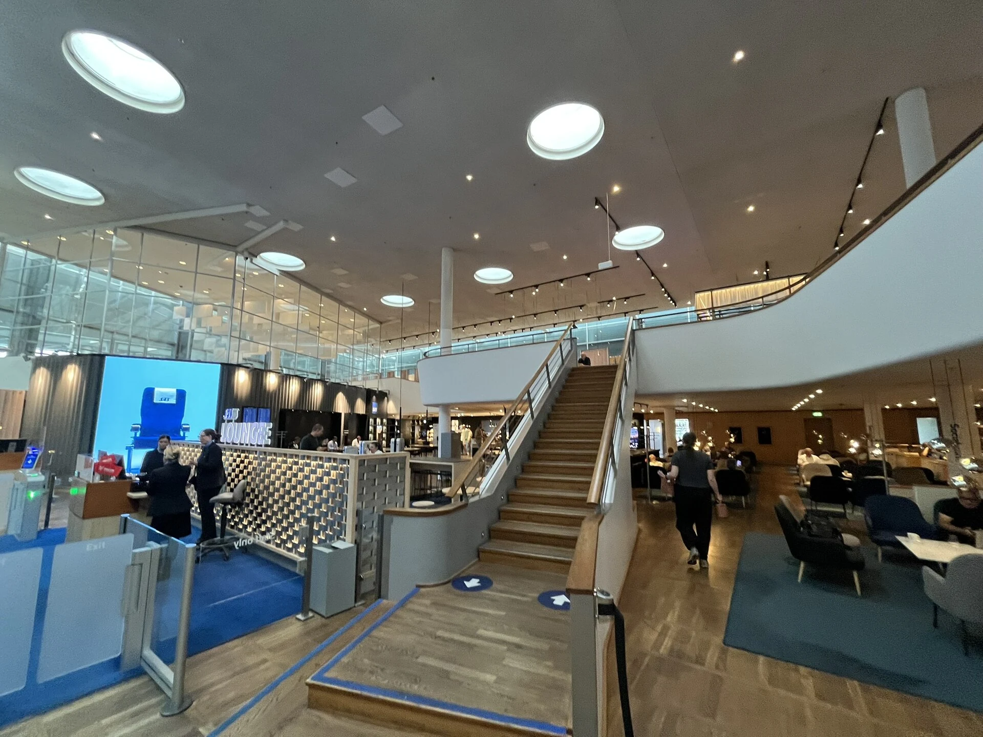 Lower floor of the SAS Lounge at Copenhagen Airport