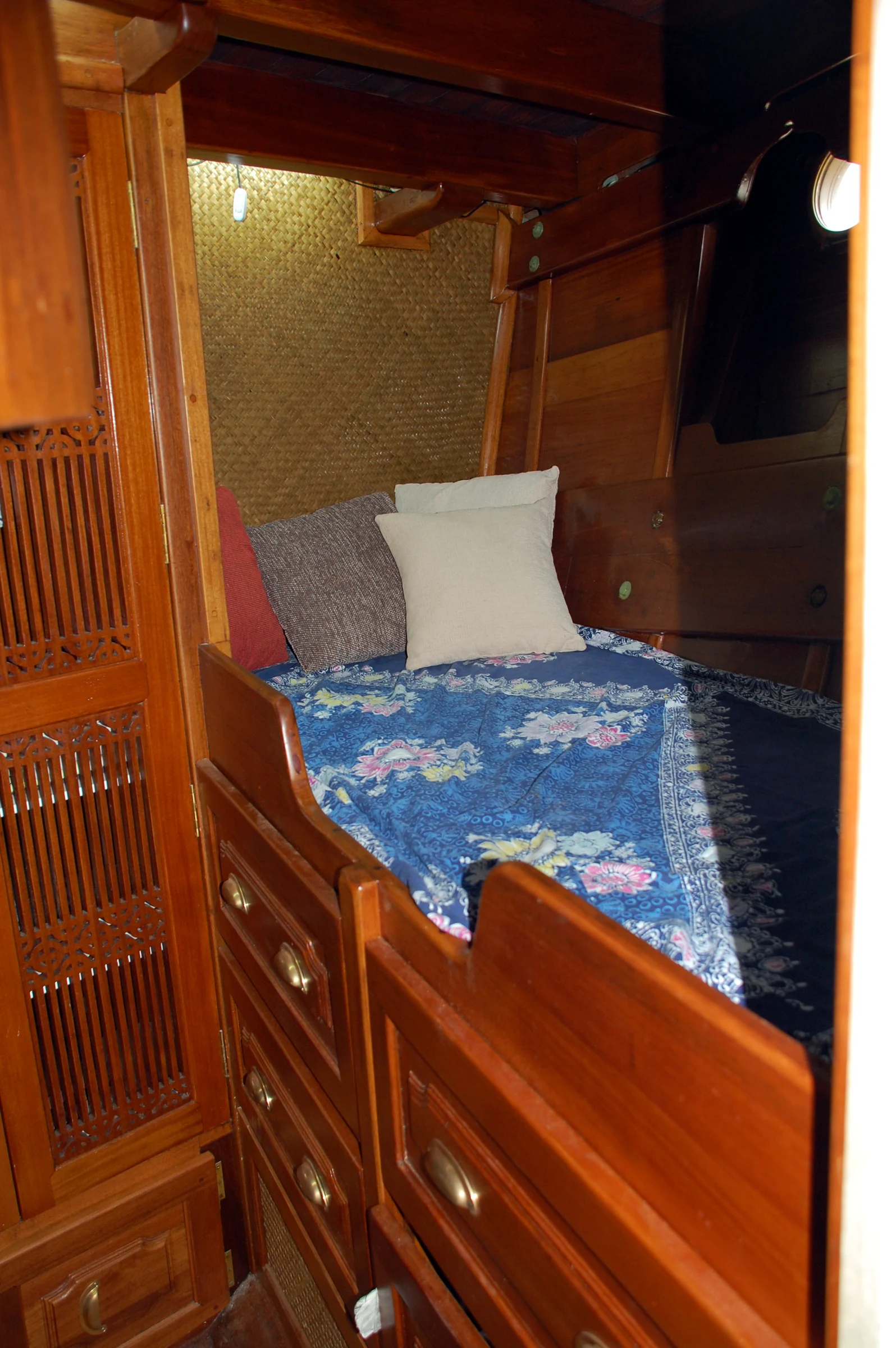 Luxury sailing trip in Greece: Cyclades, Ionian islands, Aegean