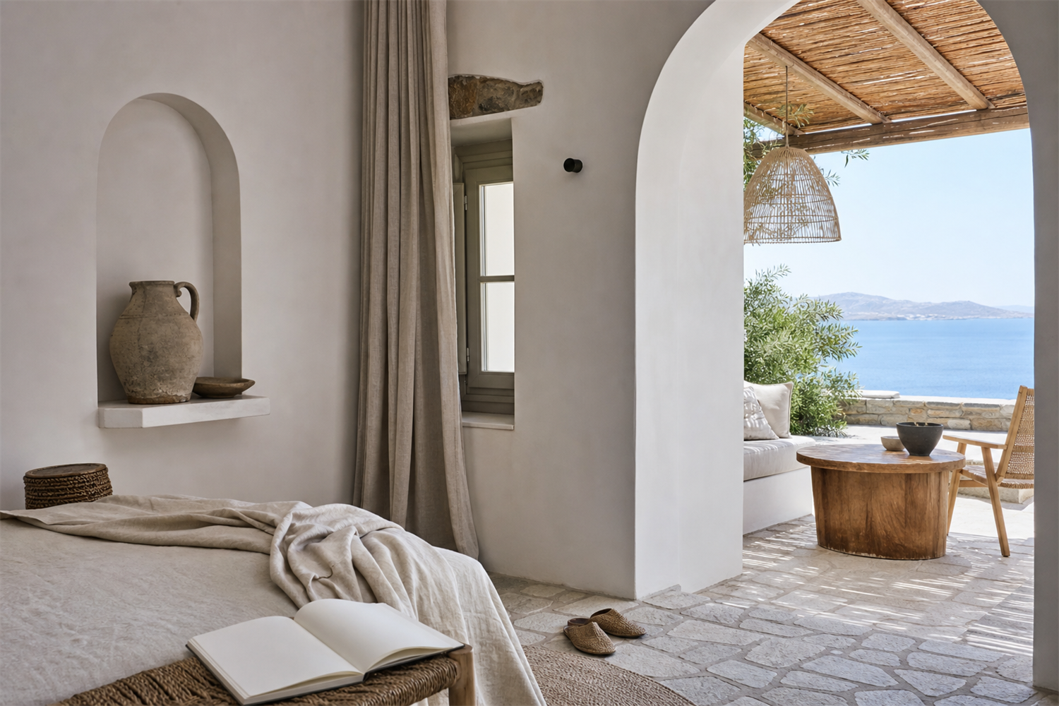 Greece luxurious: Santorini, Mykonos and quieter alternatives - travel magazine Impression 5