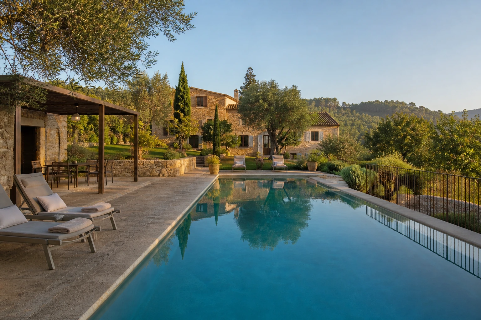 Realer Pool des Agroturismo Son Pons in Búger auf Mallorca