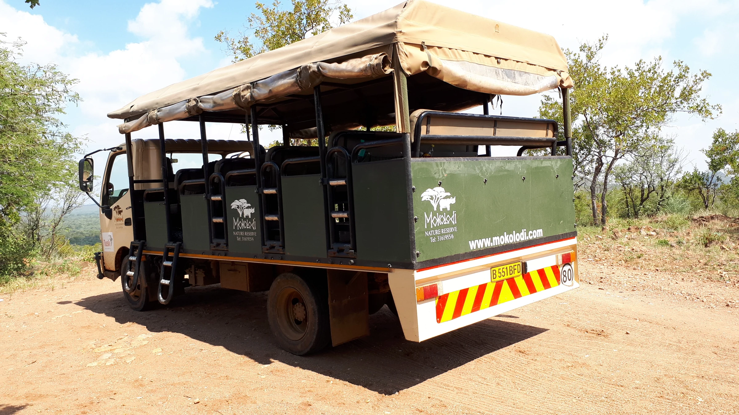 Offenes Safari-Fahrzeug im Mokolodi Nature Reserve in Botswana