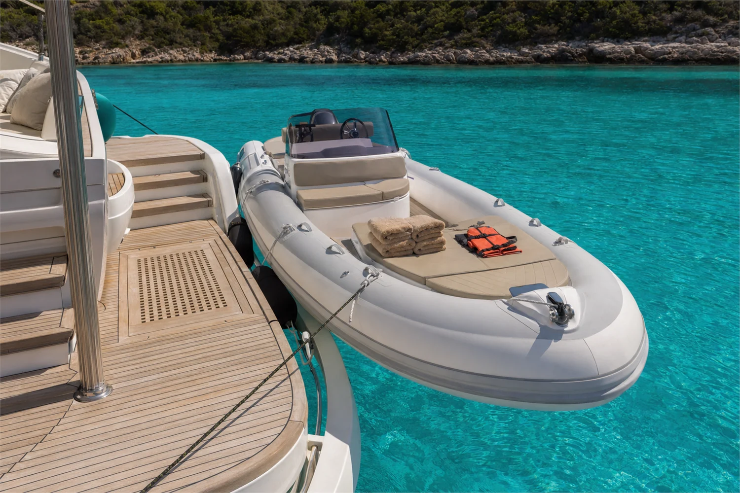 Yacht charter APA explains: additional costs without unpleasant surprises - travel magazine Impression 4