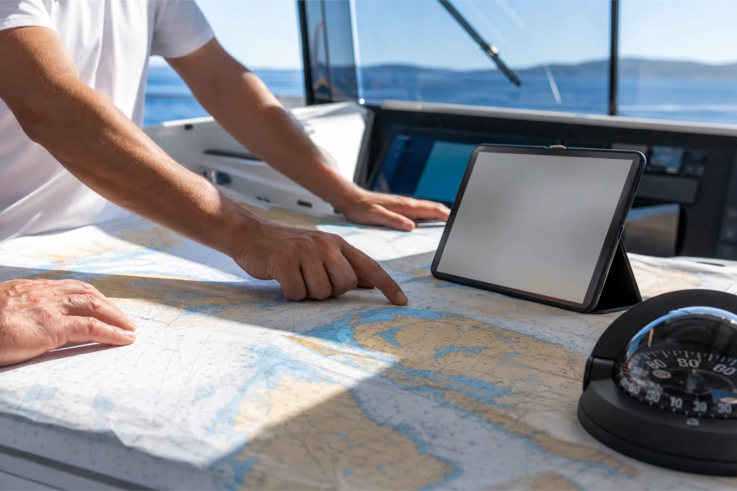 Briefing the yacht crew correctly: What needs to be clarified before departure - travel magazine Impression 1