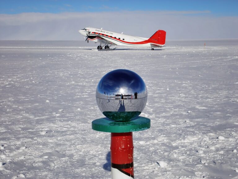 ⭐⭐⭐⭐⭐ Travel straight to the geographic South Pole