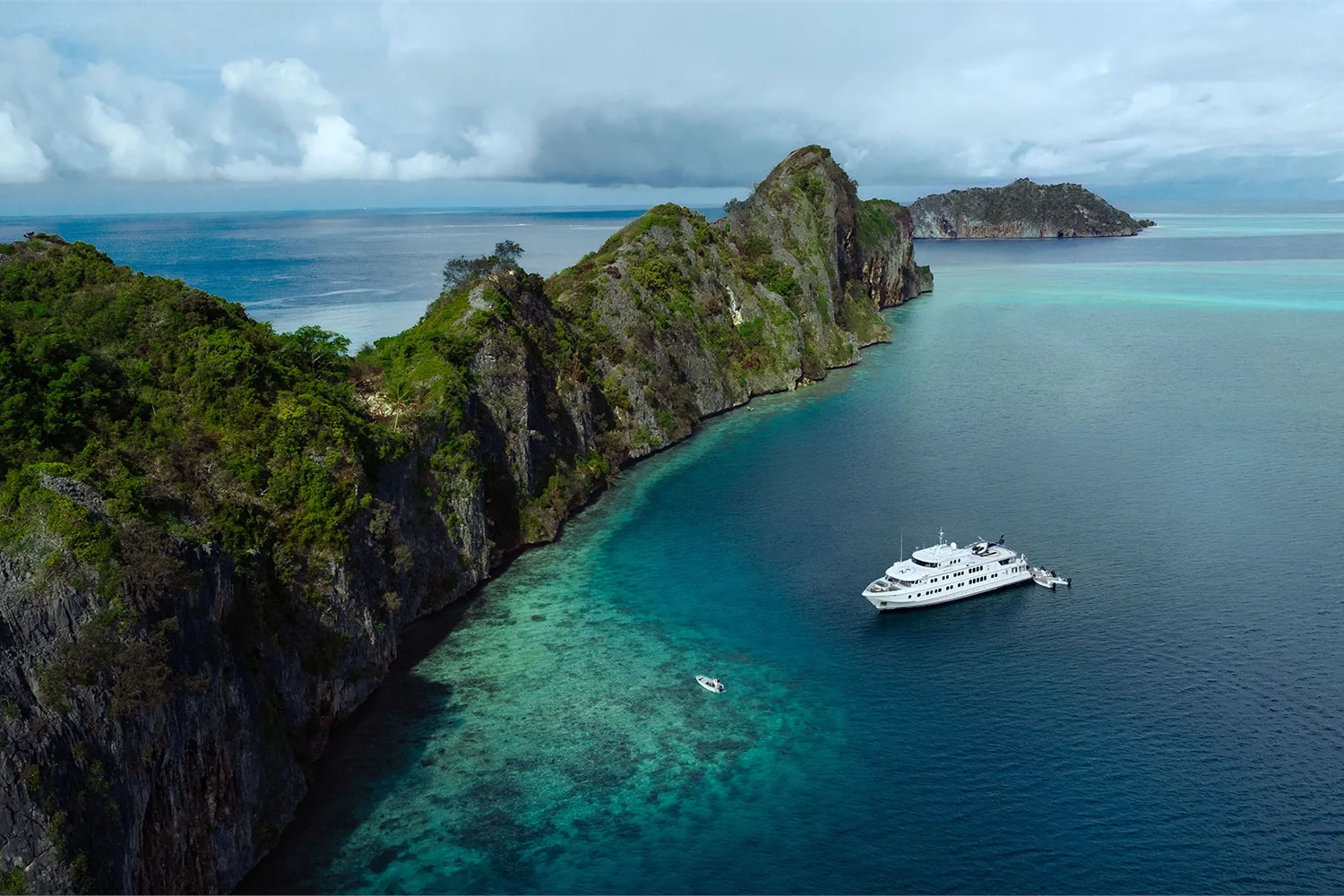 Kimberley-Expedition mit Yacht und Helikopter: Panorama des exklusiven Reiseerlebnisses