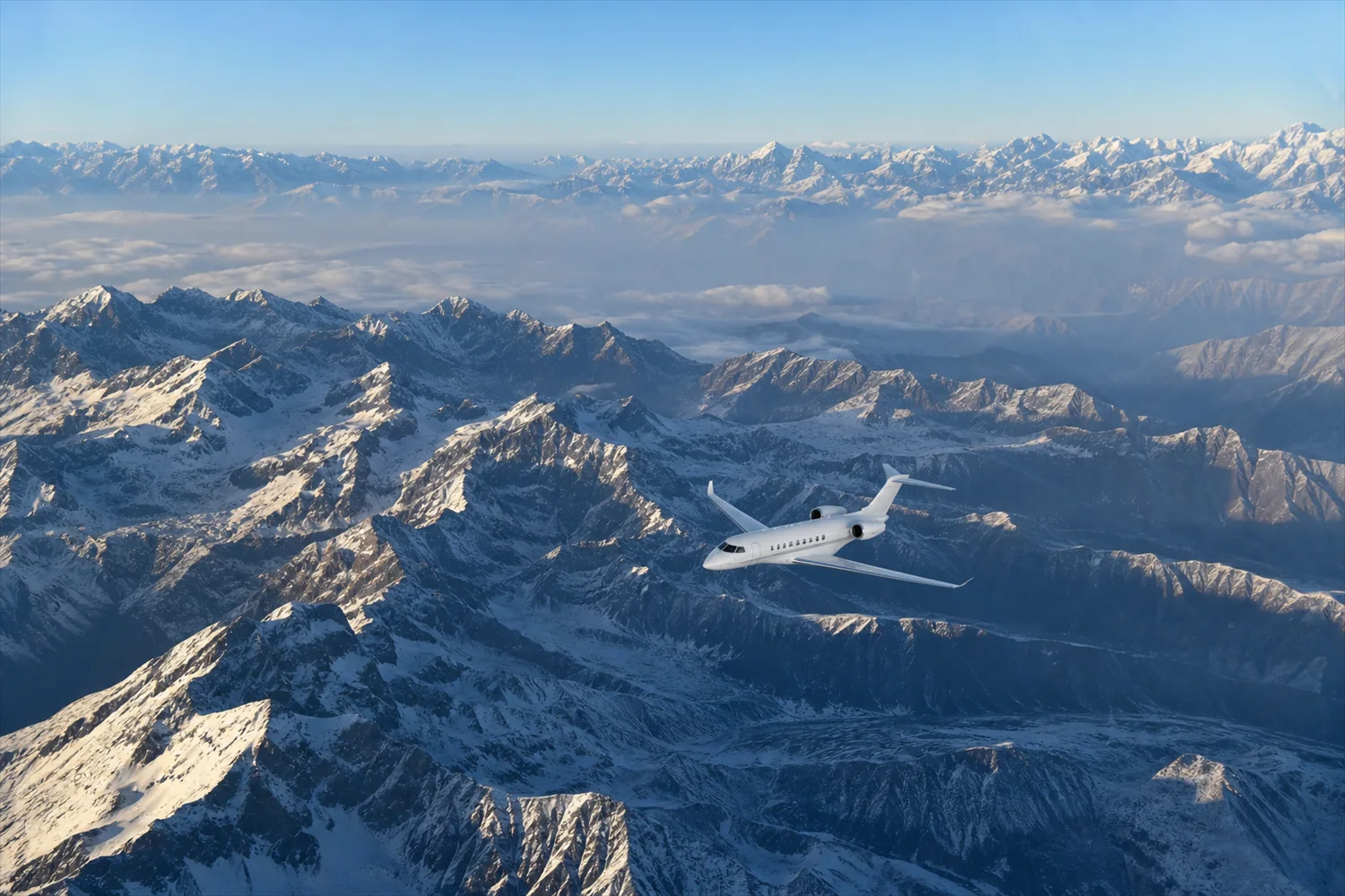 Weltreise im Privatjet: Privatjet über dem Himalaya auf einer exklusiven Weltreise